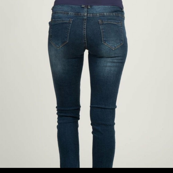 NWOT Pinkblush Distressed Maternity Jeans - Picture 4 of 4